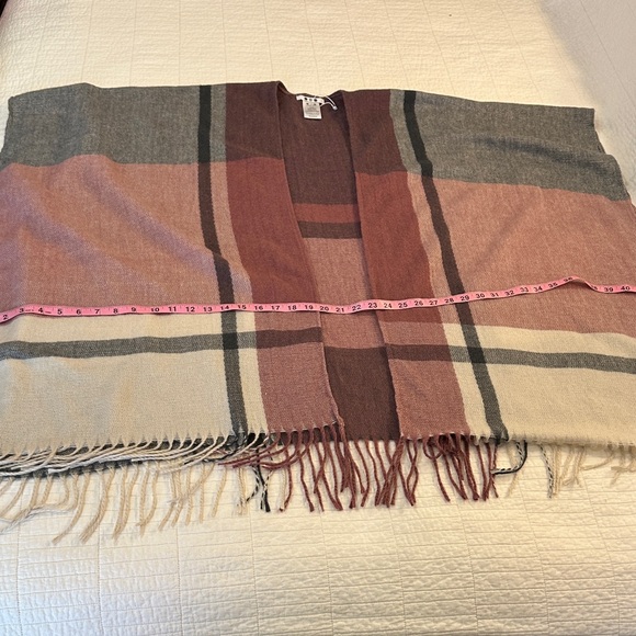 NWOT Three Dots Cashmere Blend Poncho Western Fringe Poncho - Picture 5 of 7